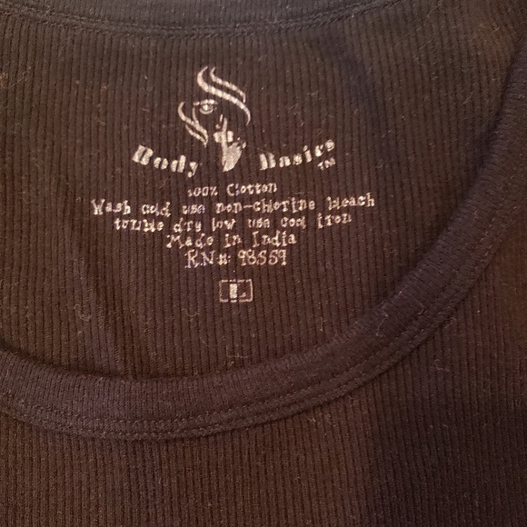 Set of 3 lace hem muscle tanks - Picture 4 of 5